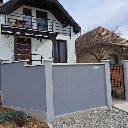 Grapeline Guesthouse Chotin Exterior photo